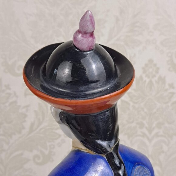 Vintage Porcelain Chinese Boy Statue Traditional Clothing Hand Painted - Picture 7 of 14